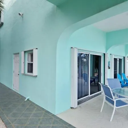 Villa Conch Bar South